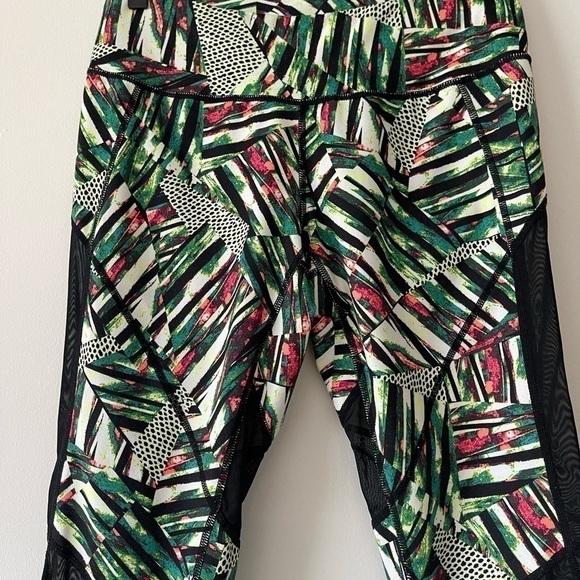 Zella Tropical Print leggings. Size small - Picture 12 of 15